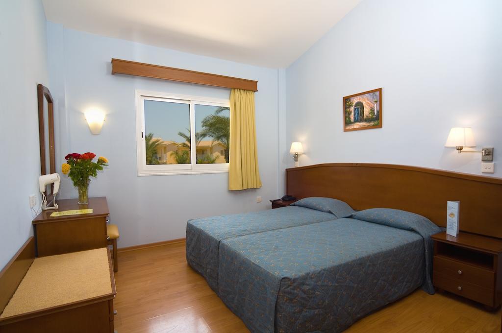 Tasia Maris Gardens Ayia Napa Ruang foto
